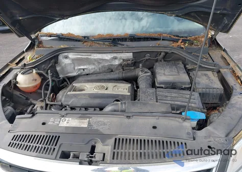 2011 Volkswagen Tiguan S from USA, damaged, VIN WVGAV7AX7BW528625